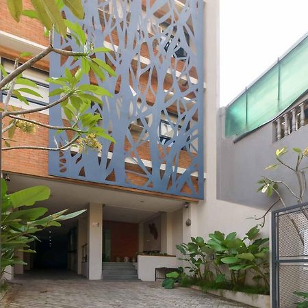 Reddoorz Plus Near Radio Dalam 3 Jakarta Exterior foto