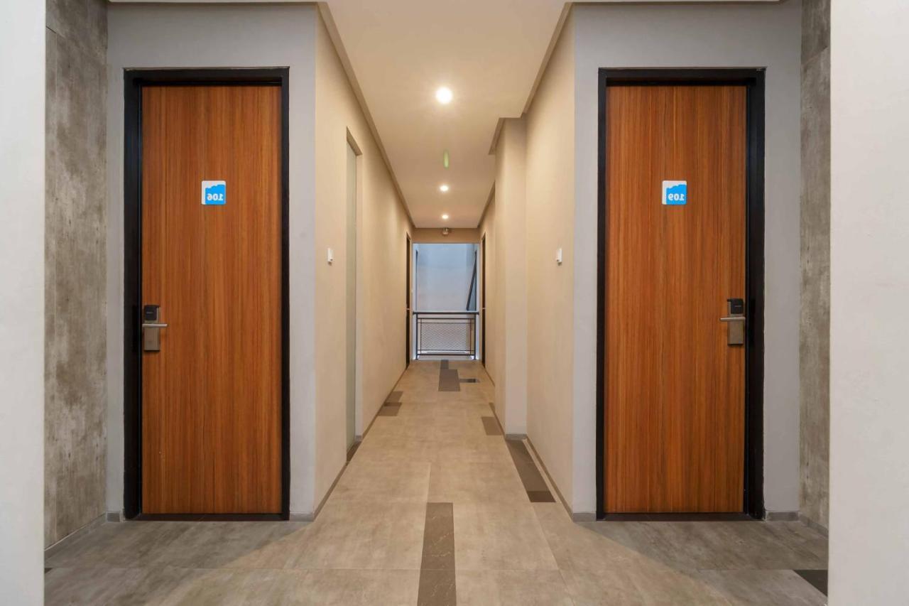 Reddoorz Plus Near Radio Dalam 3 Jakarta Exterior foto
