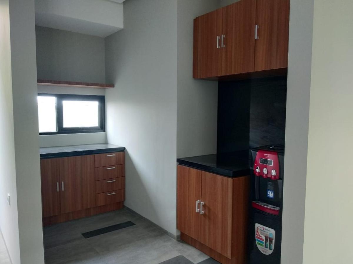 Reddoorz Plus Near Radio Dalam 3 Jakarta Exterior foto