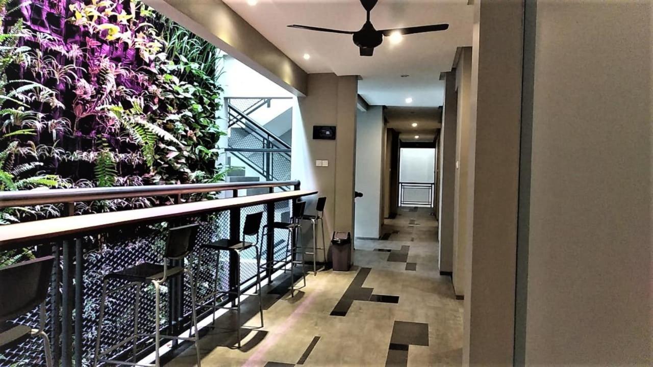 Reddoorz Plus Near Radio Dalam 3 Jakarta Exterior foto