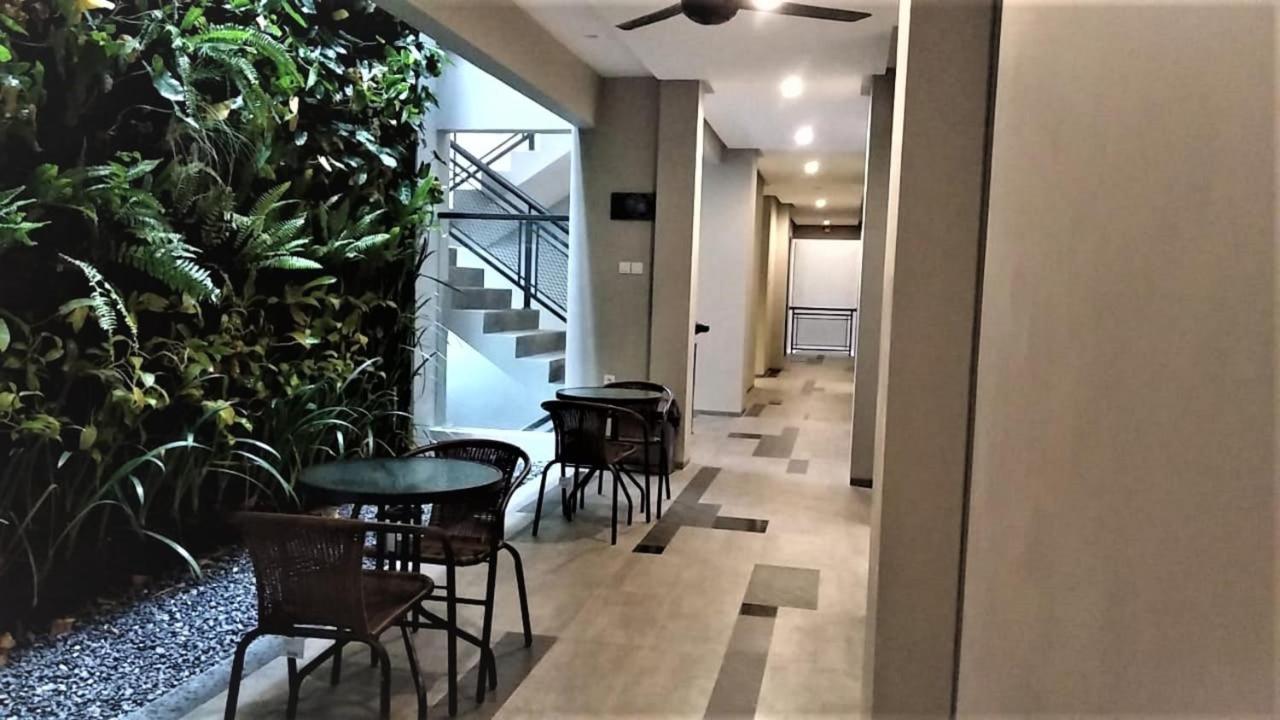 Reddoorz Plus Near Radio Dalam 3 Jakarta Exterior foto