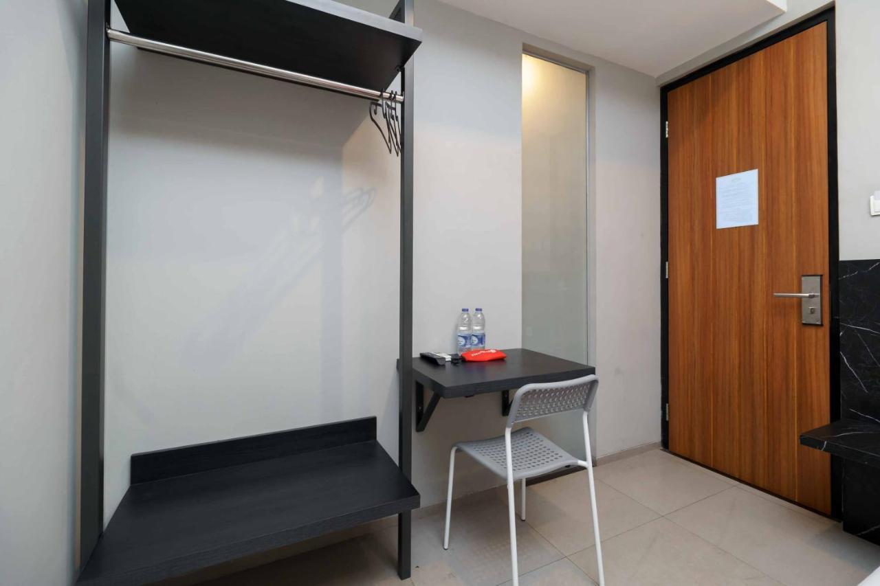 Reddoorz Plus Near Radio Dalam 3 Jakarta Exterior foto