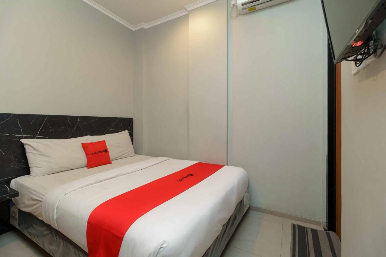 Reddoorz Plus Near Radio Dalam 3 Jakarta Exterior foto