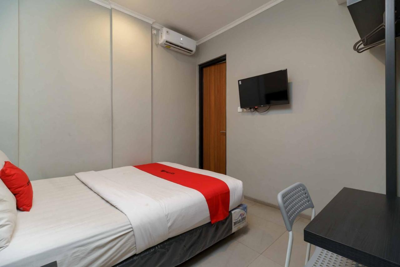 Reddoorz Plus Near Radio Dalam 3 Jakarta Exterior foto